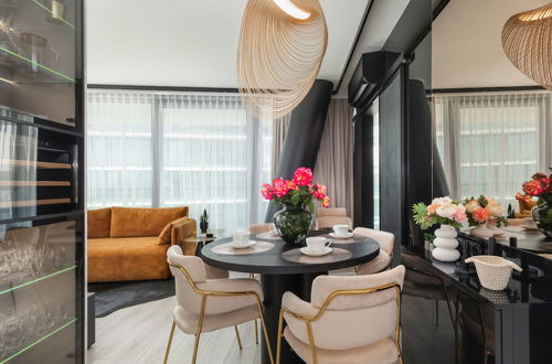 Photo 10 - Luxury Apartment by Renters Prestige