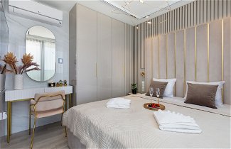 Photo 3 - Luxury Apartment by Renters Prestige