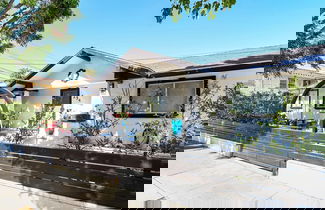 Foto 1 - Immaculate 3bdr Private Bungalow, Walk to Beach!