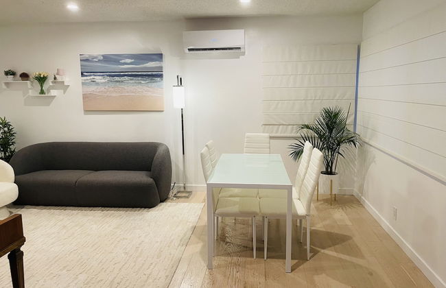 Manhattan Beach Vacation House - For solo, pair, family and business travelers - Photo 20