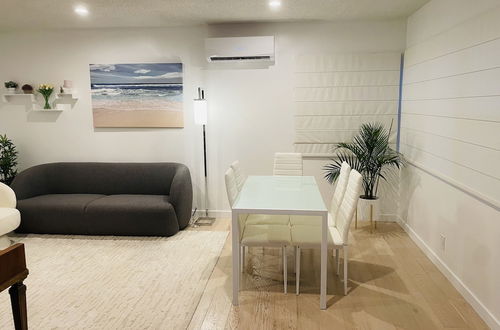 Photo 20 - Manhattan Beach Vacation House - For solo, pair, family and business travelers