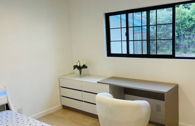 Manhattan Beach Vacation House - For solo, pair, family and business travelers - Photo 6