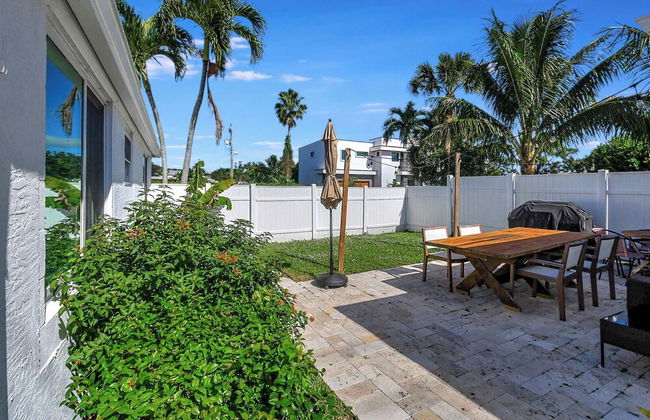Fully Updated Home Sleeps 8 5 Min to the Beach! - Photo 31