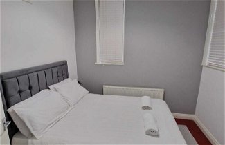 Photo 2 - Charming 2-bed Apartment in Gateshead