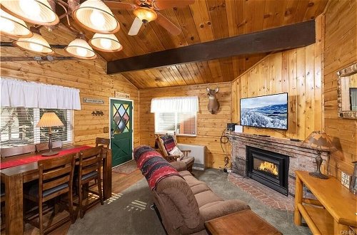 Foto 17 - Cozy Red Cabin