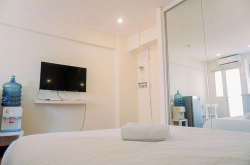 Photo 14 - Comfy And Modern Studio At Kebagusan City Apartment