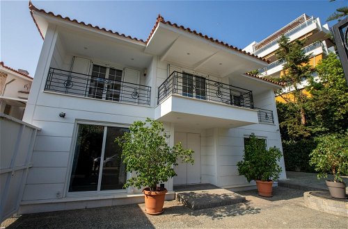 Photo 21 - Astonished Central and Luxury Town House in Glyfada