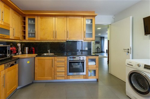 Photo 18 - Astonished Central and Luxury Town House in Glyfada