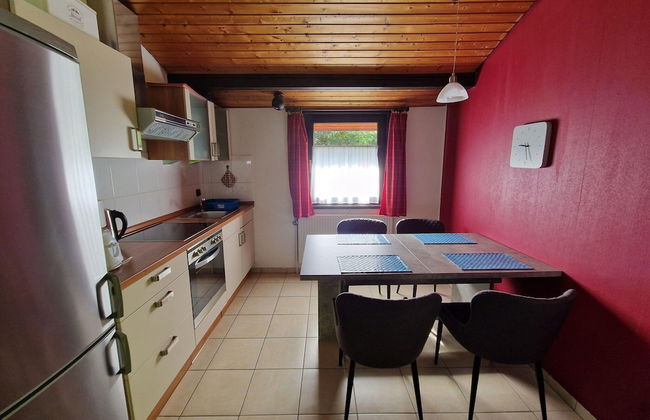 Wooden Bungalow With a Terrace, in a Wooded Area - Foto 9
