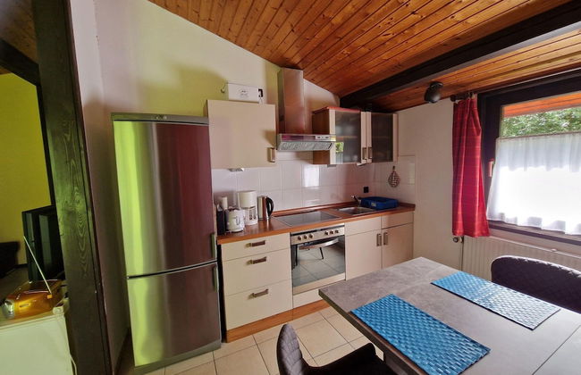 Wooden Bungalow With a Terrace, in a Wooded Area - Foto 6
