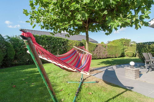 Photo 26 - Cozy, Detached Holiday Home With Terrace, Near the Sea