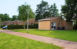 Foto 1 - Detached Bungalow With a Dishwasher Near Leeuwarden