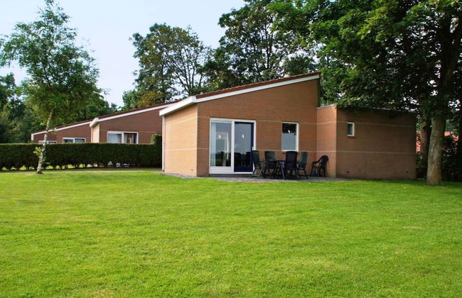 Detached Bungalow With a Dishwasher Near Leeuwarden - Foto 1