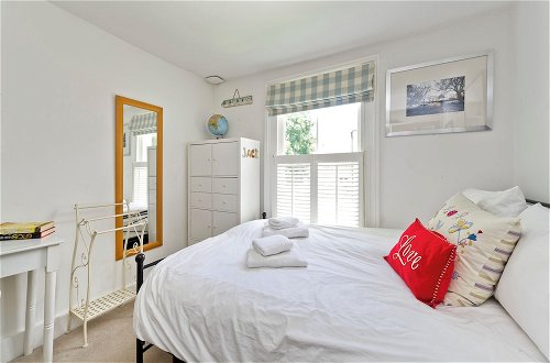 Photo 8 - Family Home in Battersea by Underthedoormat