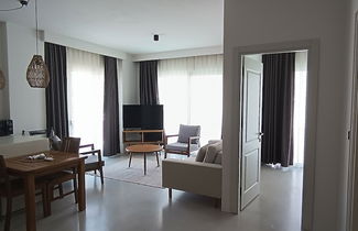 Photo 3 - Gizz Suites City