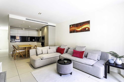 Photo 15 - Modern Shoreditch Apartment