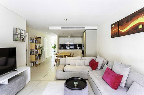 Photo 13 - Modern Shoreditch Apartment