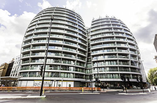 Photo 24 - Modern Shoreditch Apartment