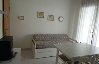 Foto 3 - Wonderful Apartment Close to the Beach With Garden