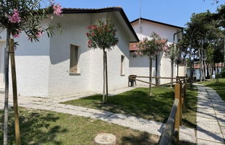 Photo 1 - Cozy Villa With Private Garden Close to the sea