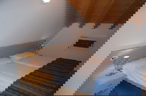 Foto 5 - Recently Built Flat With Swimming Pool and Balcony