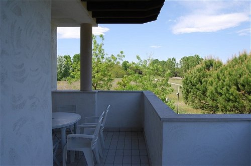 Foto 5 - Recently Built Flat With Swimming Pool and Balcony