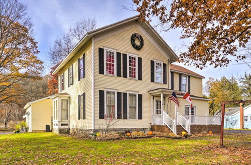 Photo 6 - Spacious Victorian Home 1/4 Mi to Holiday Valley