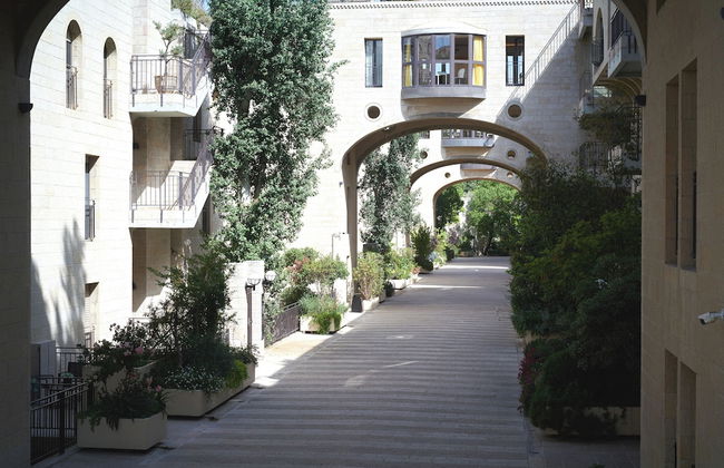 2 BR next to Old City with Patio by FeelHome - Photo 34