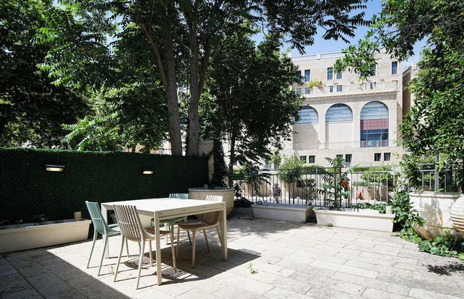 2 BR next to Old City with Patio by FeelHome - Photo 22
