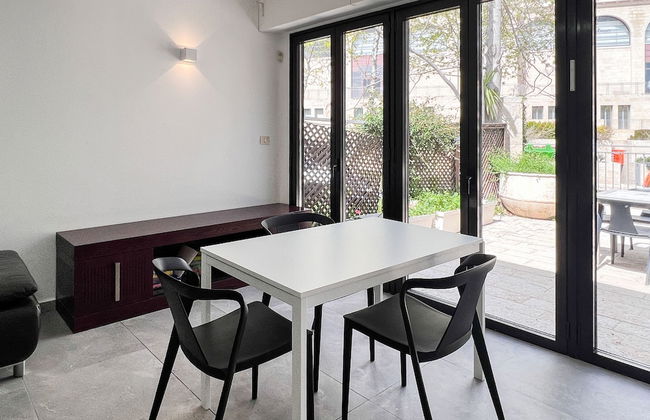2 BR next to Old City with Patio by FeelHome - Photo 24