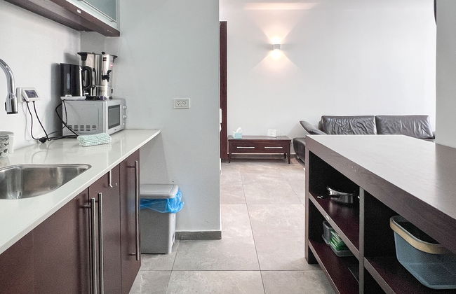 2 BR next to Old City with Patio by FeelHome - Photo 12