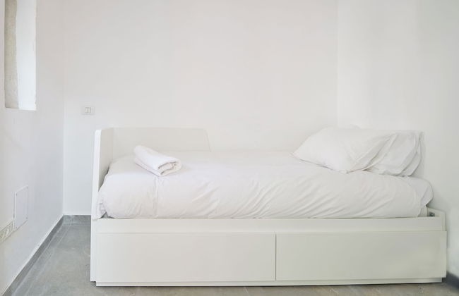 2 BR next to Old City with Patio by FeelHome - Photo 8