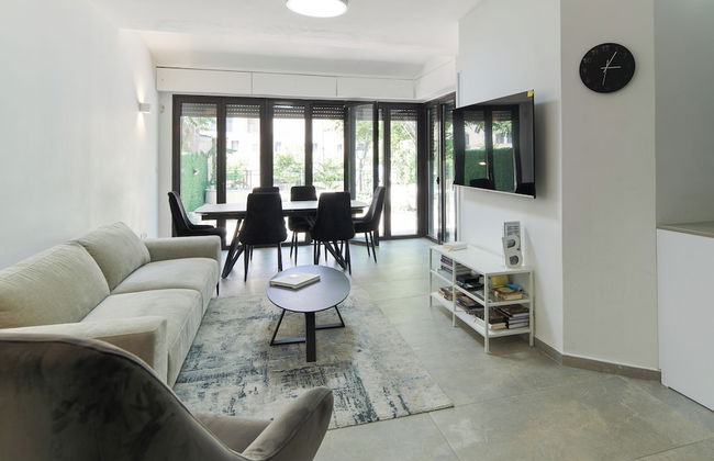 2 BR next to Old City with Patio by FeelHome - Photo 16
