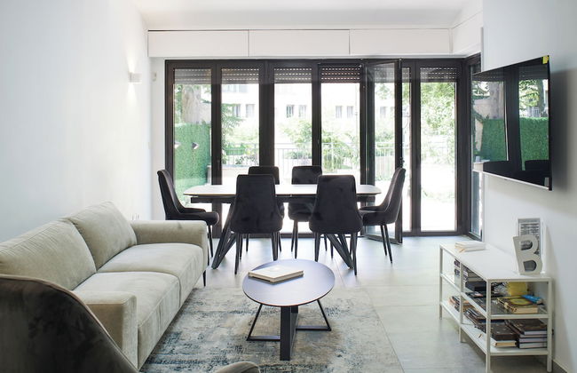 2 BR next to Old City with Patio by FeelHome - Photo 19