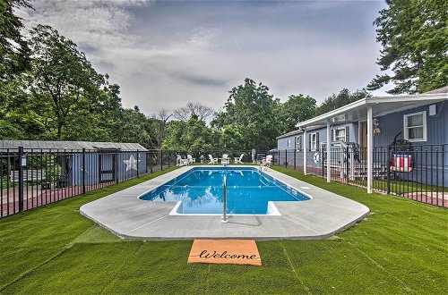 Foto 7 - Spacious Retreat w/ Pool ~ 2 Mi to Hershey Park