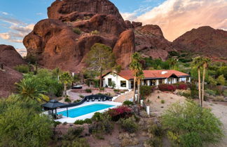 Photo 1 - Camelback Mountain Mid-century Modern Villa City Views Pool Hot Tub