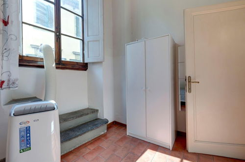 Photo 12 - Neri 23 in Firenze With 3 Bedrooms and 2 Bathrooms