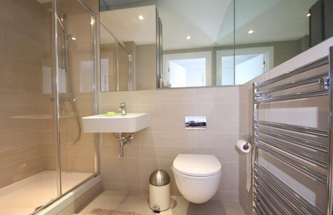 Central London 2-bed Apartment - Photo 4