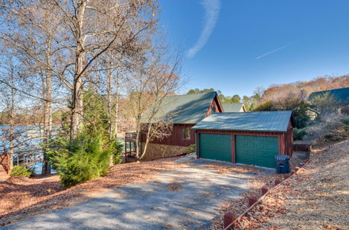 Photo 38 - Beautiful Lake Keowee Home w/ Boat Dock & Kayaks