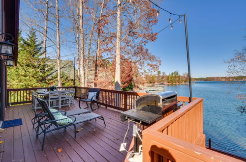 Foto 20 - Beautiful Lake Keowee Home w/ Boat Dock & Kayaks