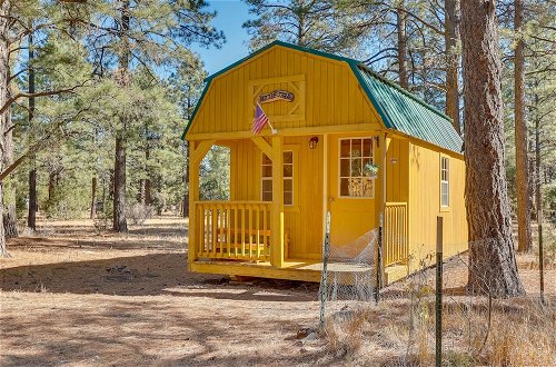 Foto 23 - Inviting Nutrioso Cabin w/ Wraparound Porch
