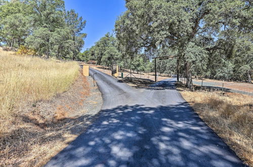 Photo 4 - Luxe Auburn Hideaway w/ Tennis Court & Views