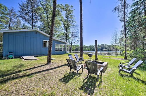 Foto 6 - Lakefront Wisconsin Cottage w/ Dock & Hot Tub