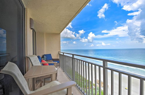 Foto 6 - Beachfront Resort Condo w/ Panoramic Ocean Views
