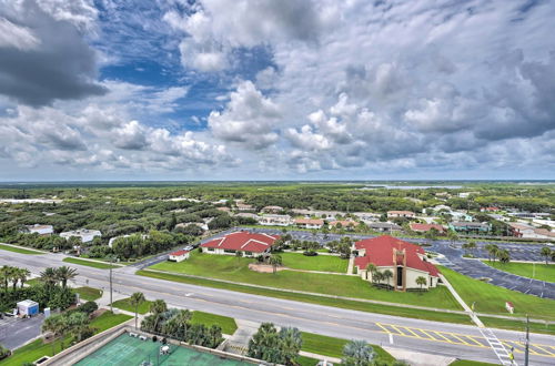 Foto 21 - Beachfront Resort Condo w/ Panoramic Ocean Views