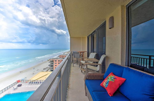 Foto 5 - Beachfront Resort Condo w/ Panoramic Ocean Views
