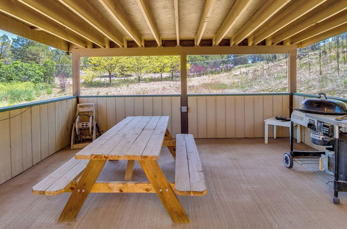 Photo 12 - Heber-overgaard Cabin w/ BBQ Patio & Fire Pit