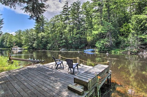 Foto 4 - Luxe Riverfront Cottage w/ Dock by Lake Horace