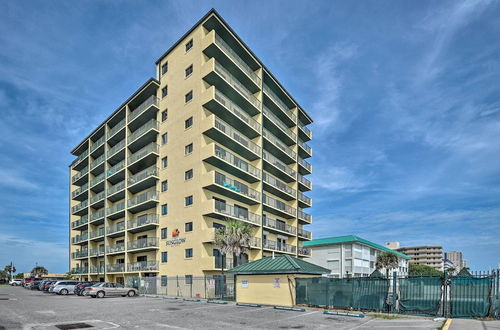 Foto 10 - Ocean-view Condo w/ Balcony on Daytona Beach