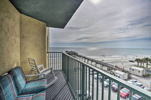 Foto 25 - Ocean-view Condo w/ Balcony on Daytona Beach